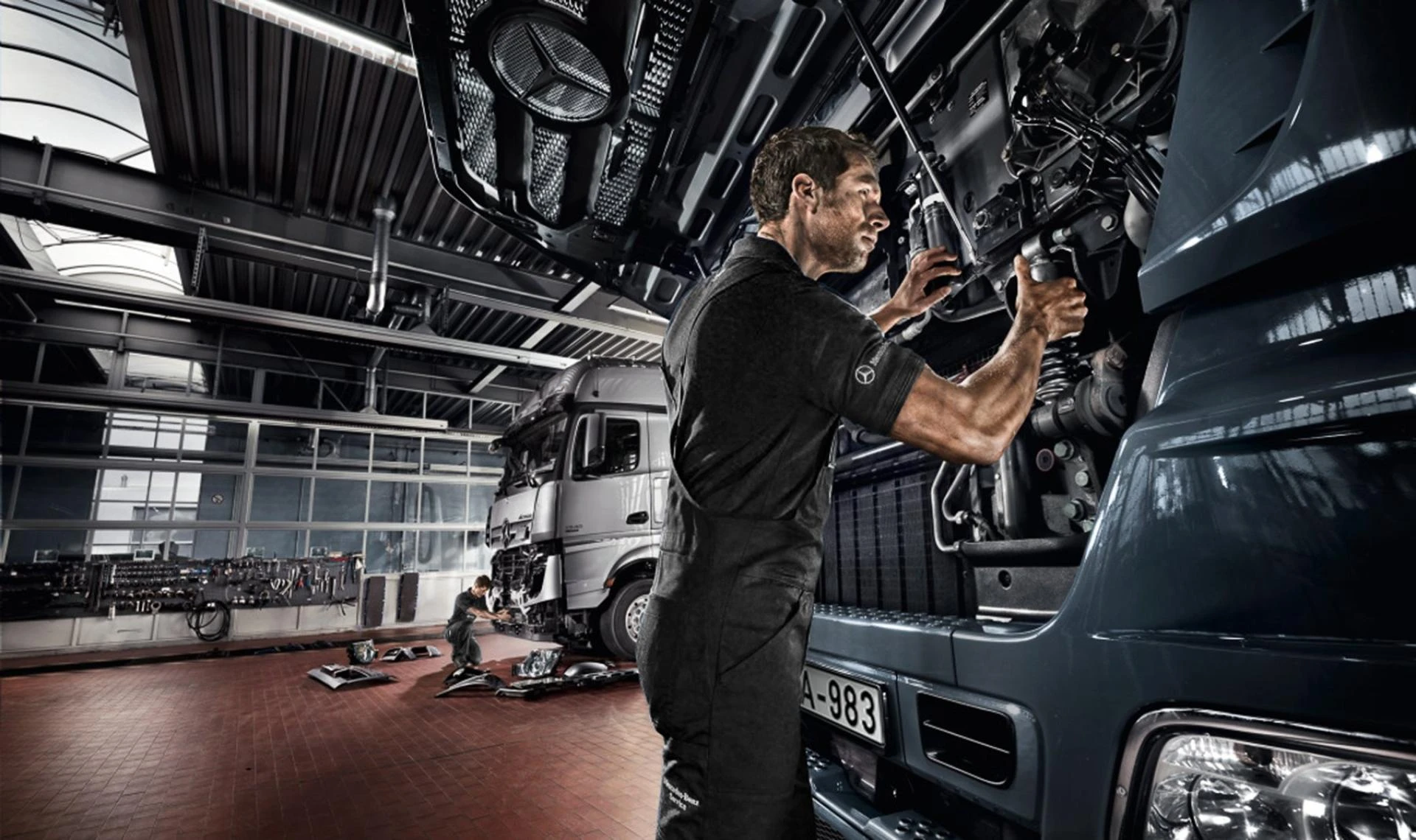 What Are the Biggest Challenges in Commercial Truck and Trailer Repair Services?