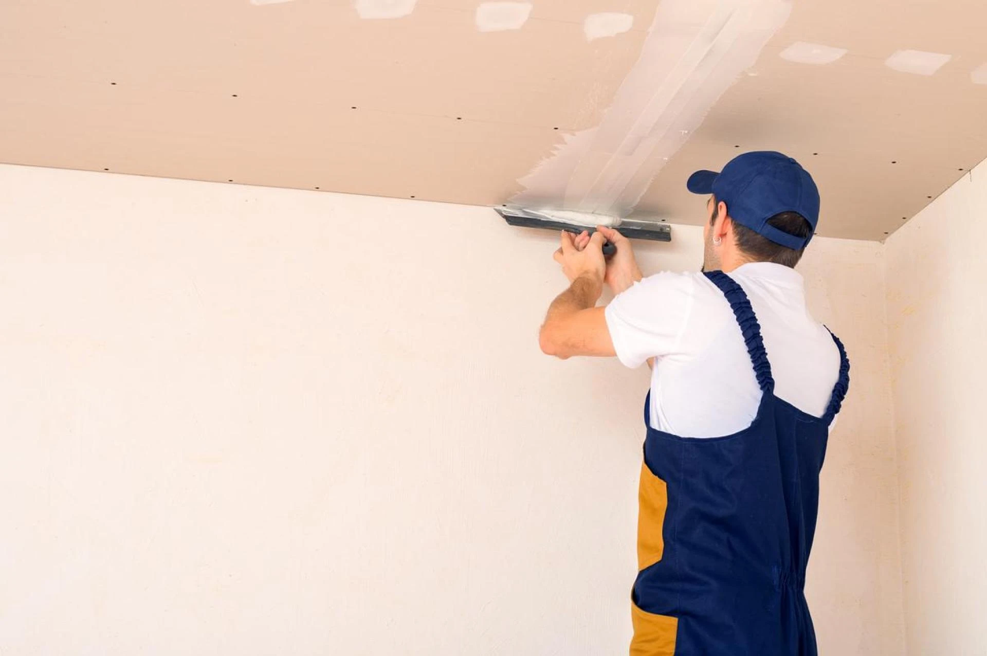 How Drywall Repair Services Can Save You Time And Money