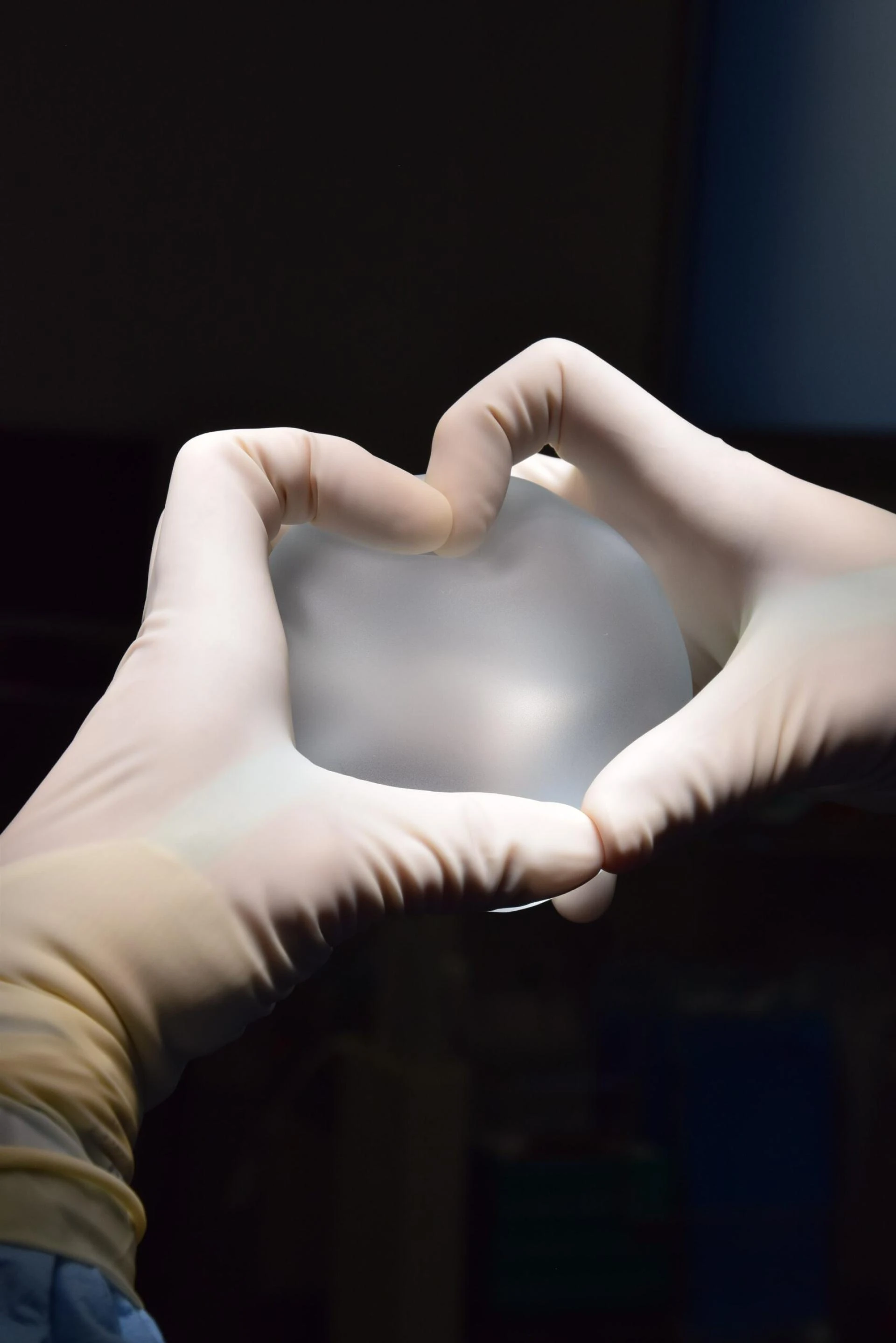 ADVANTAGES OF BREAST IMPLANT SURGERY