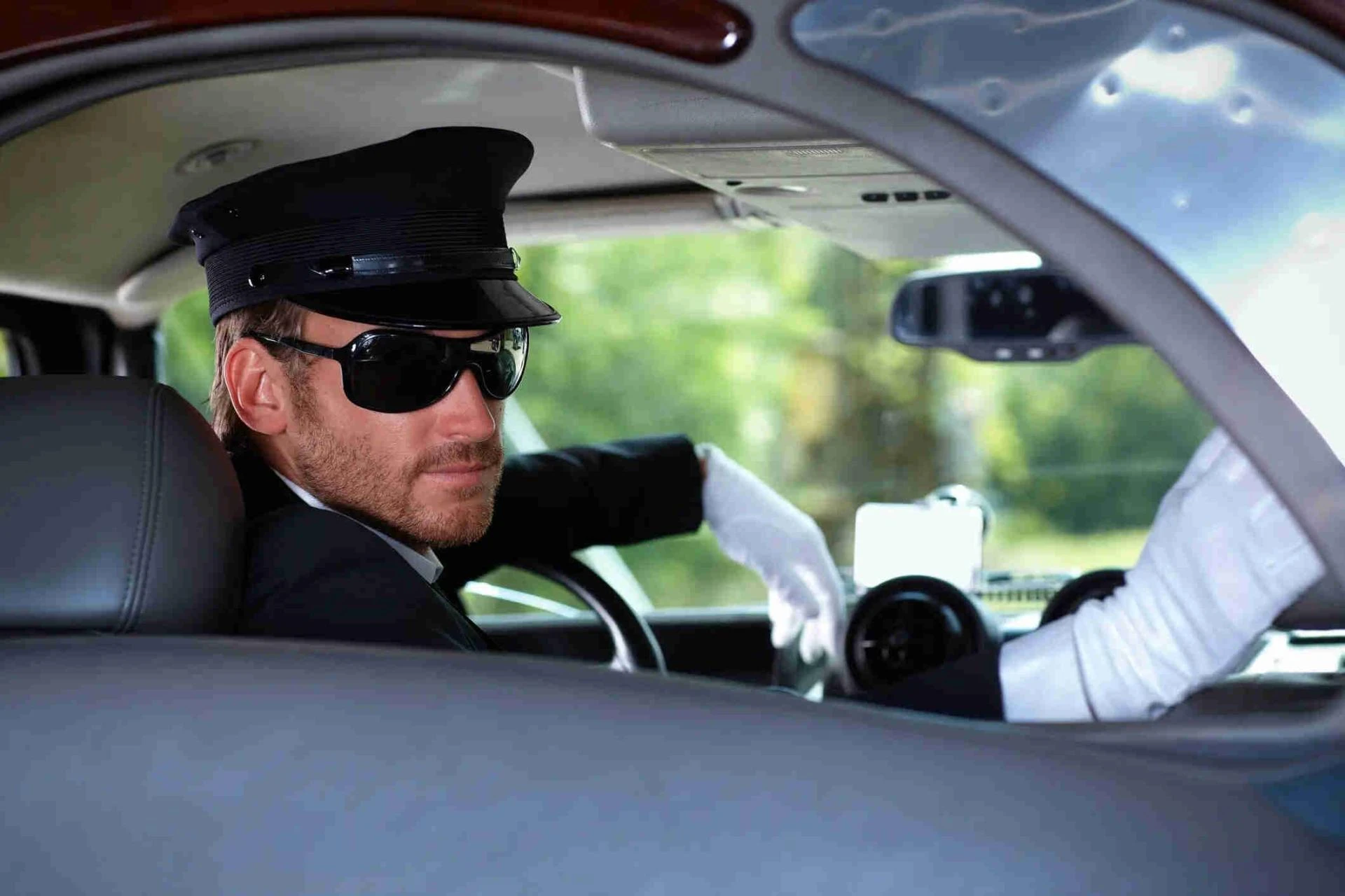 The Top Benefits of Hiring SFO Limousine Service