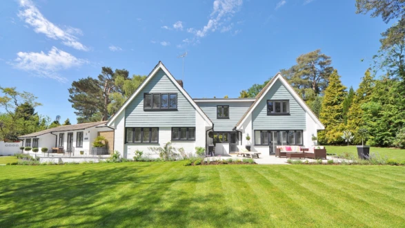 The Role of an RICS Valuer: What to Expect During Your Residential Property Valuation