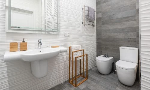 Why Vinyl Flooring is a Smart Choice for Bathrooms
