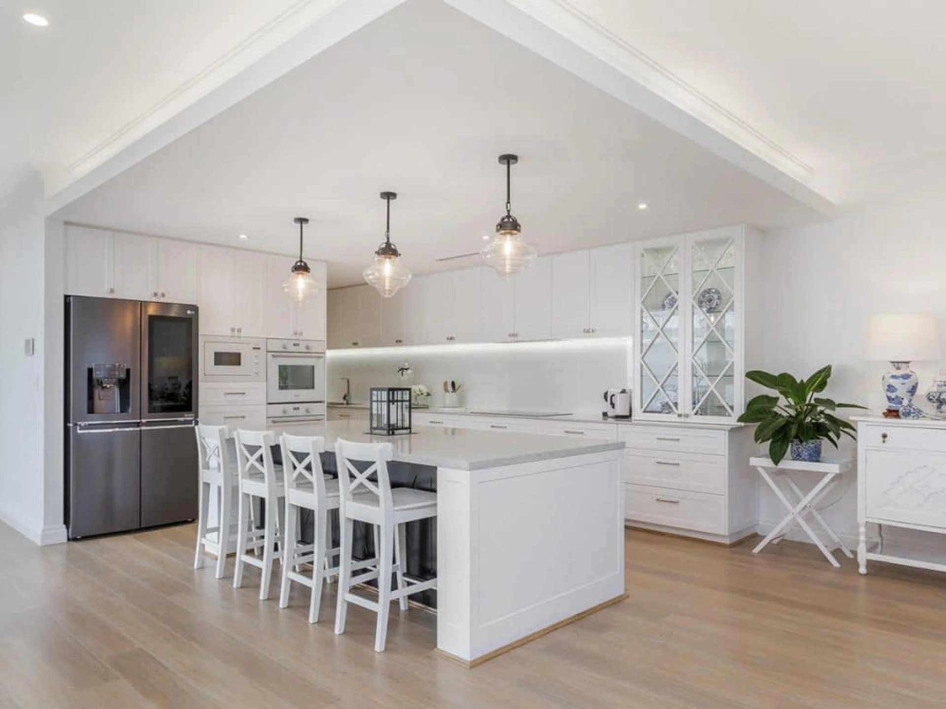 Know the Reasons to hire professional kitchen and bathroom designer