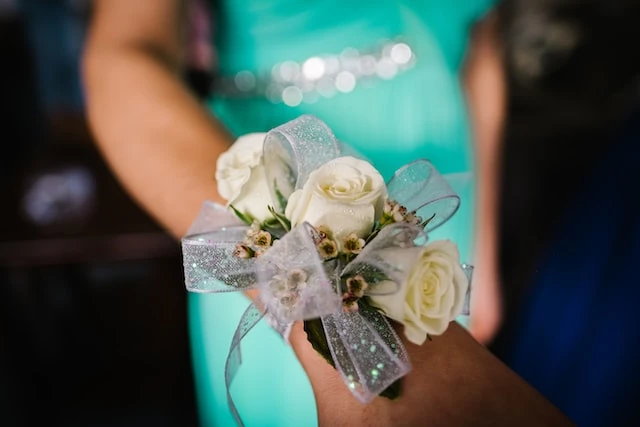 How to Make a Wrist Corsage