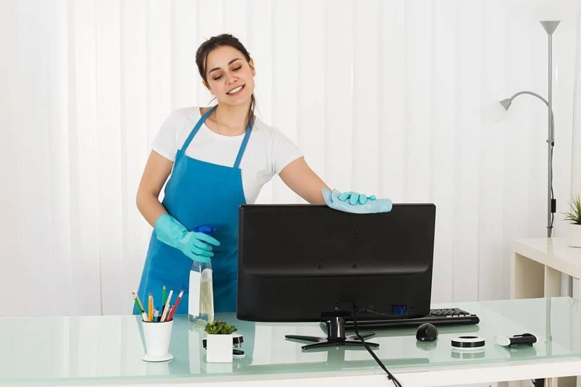 Get Qualified Cleaner Team For Best Restaurant Cleaning in Surrey