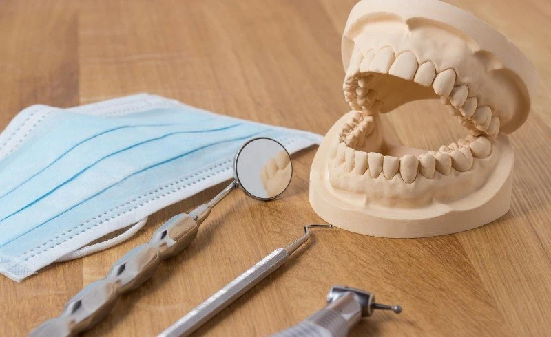 Reasons to Become a Dental Assistant