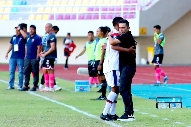Bhayangkara FC Vs Arema FC, Javier Roca Tak Ingin Konsentrasi Pemain Terpecah