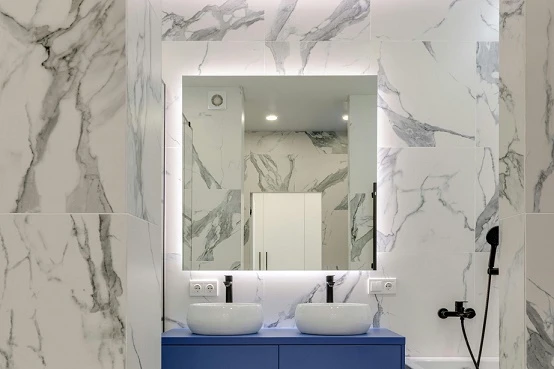 4 Benefits Of Having A Backlit Mirror In Your Bathroom - Illuminated Mirrors