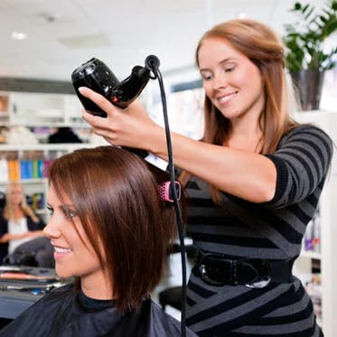 Elevate Your Beauty Experience: The Benefits of Visiting a Professional Beauty Salon