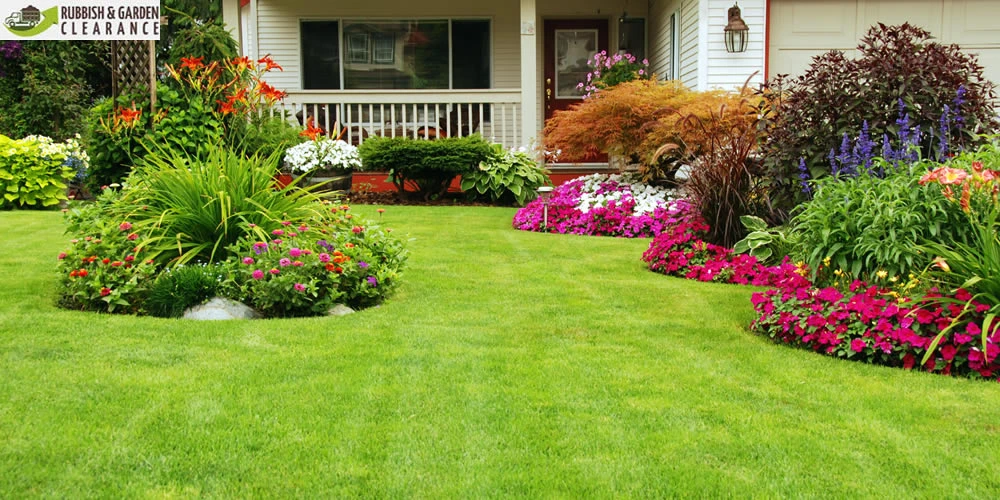 Garden Clearance Merton: Hiring a Professional Services