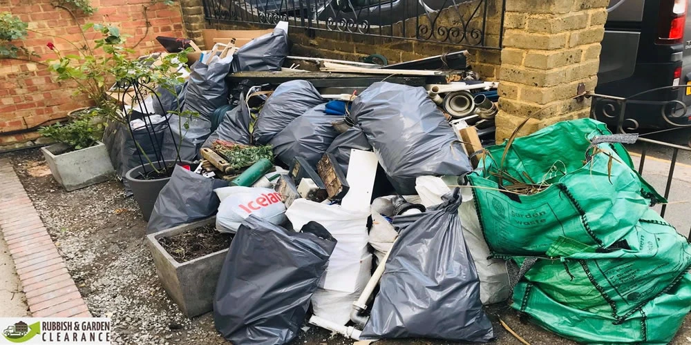 How does rubbish clearance in Sutton help with decluttering the home effectively?