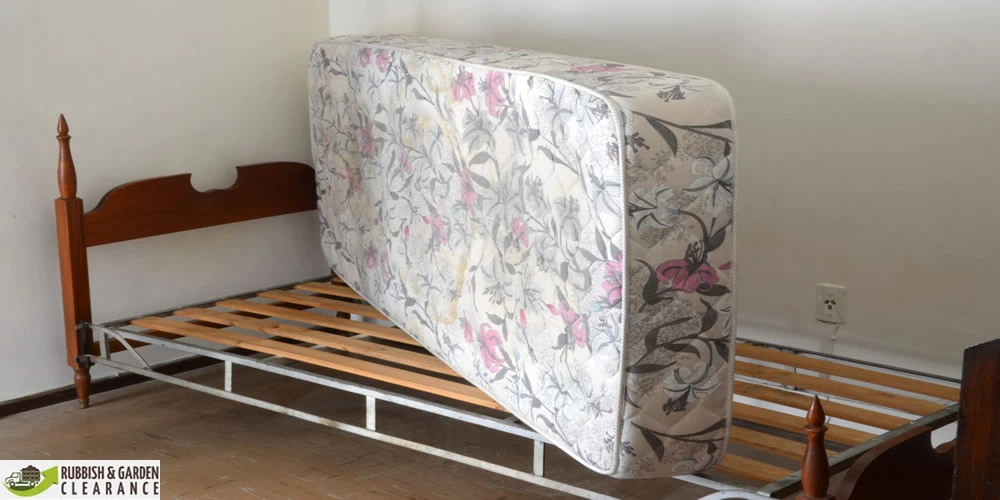 Flat clearance Croydon: How to get rid of an old mattress?