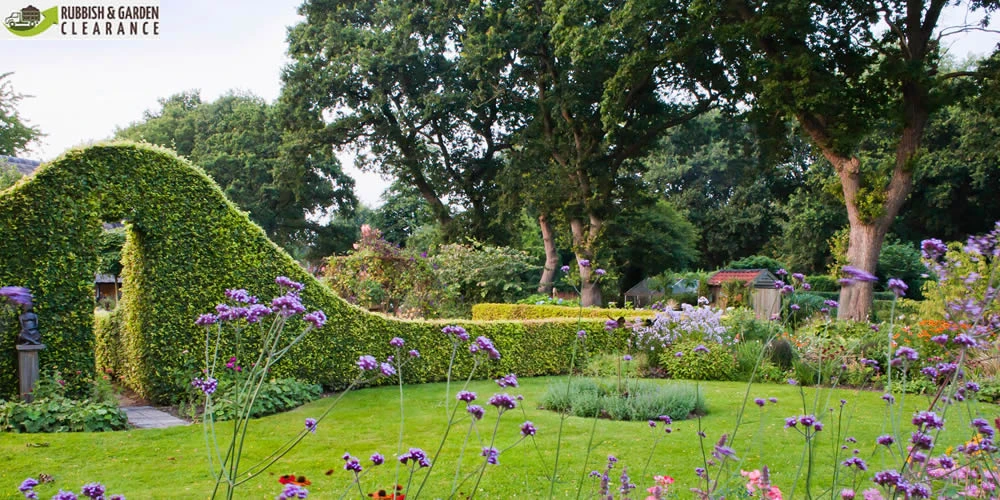 Garden clearance in Sutton: Can Garden waste is placed in a skip?