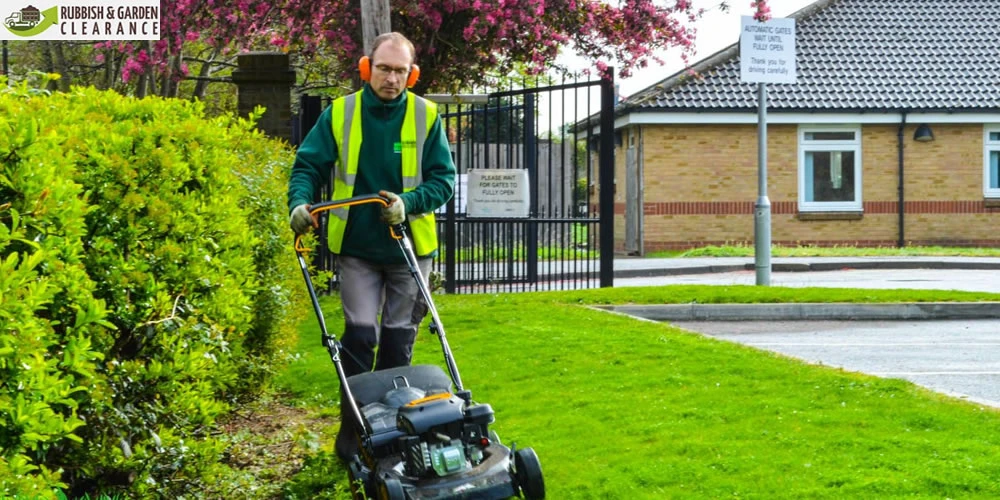 Garden Clearance: How Garden trash is Cleared &amp; Rehabilitated into Organic Fertilizer in London