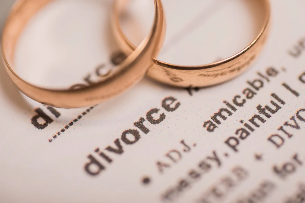 What Documents Should I Bring to My Initial Consultation with a Divorce Lawyer in Arlington, VA?