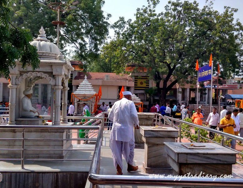 Shani Shinganapur Temple compund, Maharashtra Shani Shinganapur Temple compund, Maharashtra