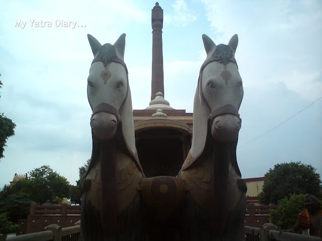 Horse statues displayed in the Gita temple premises,Mathura Horse statues displayed in the Gita temple premises,Mathura