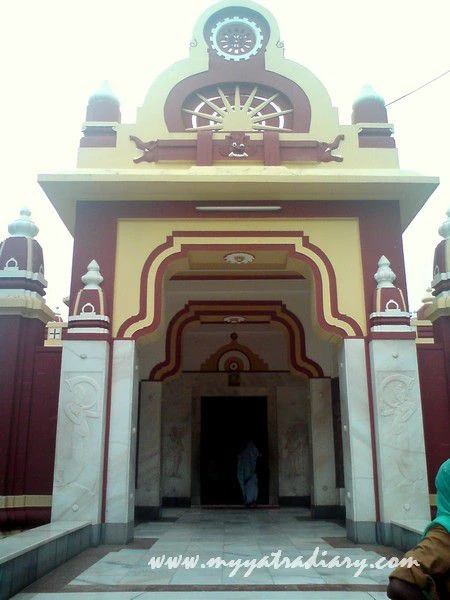 Gita Bhavan temple Entrance in Mathura Vrindavan Gita Bhavan temple Entrance in Mathura Vrindavan