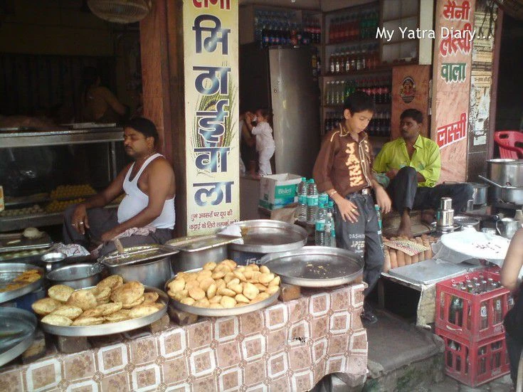 A chaat shop in Vrindavan offering Kachopis and samosas
