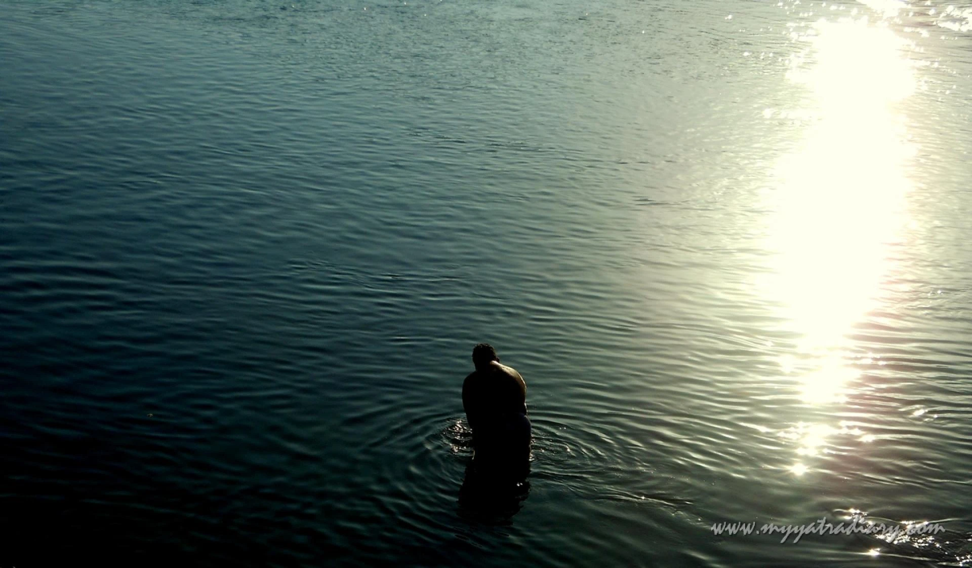 Soulie Saturday #17: A Dip in Mother River Gomti, Dwarka.