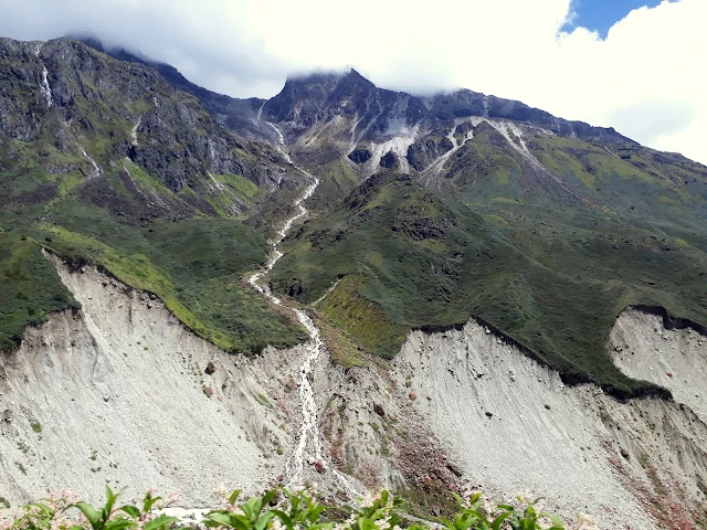 Stairway to heaven | Yumthang Valley, North Sikkim