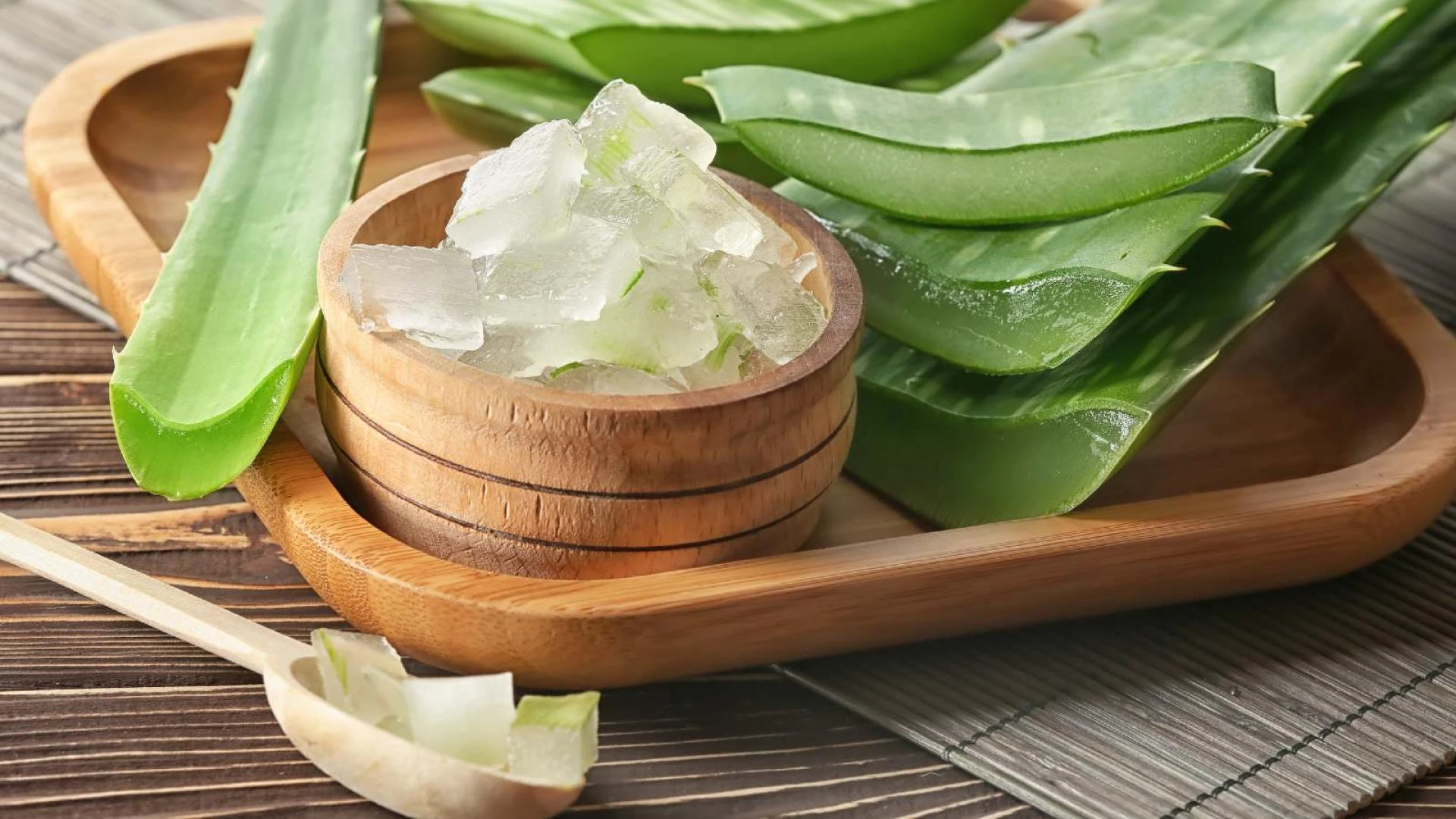 Know how to use aloe vera for hair growth effectively | HealthShots