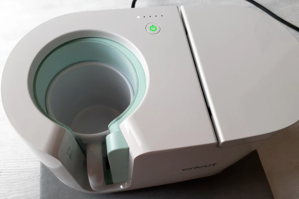 how to use Cricut Mug Press