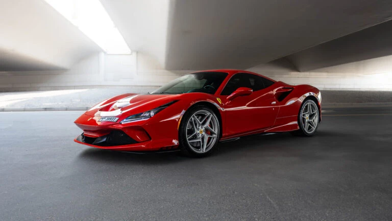 Experience the Best Luxury Supercars Rental in Dubai