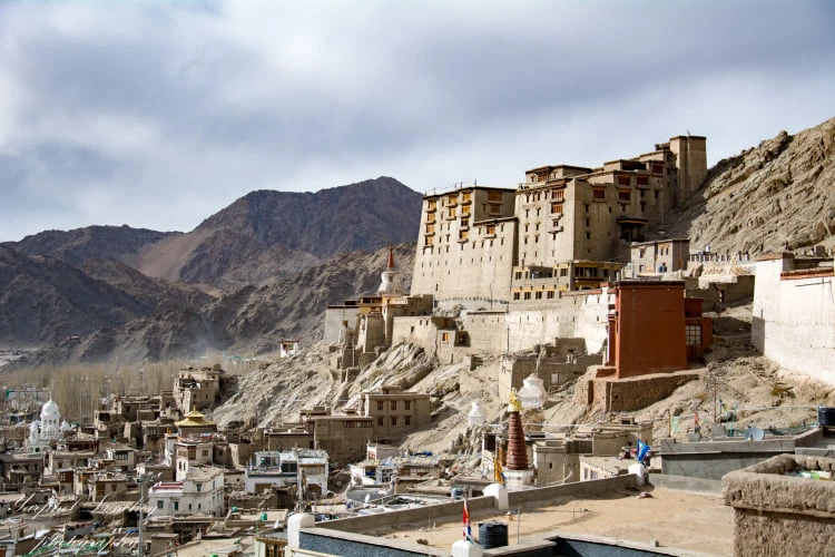 budget ladakh tour packages