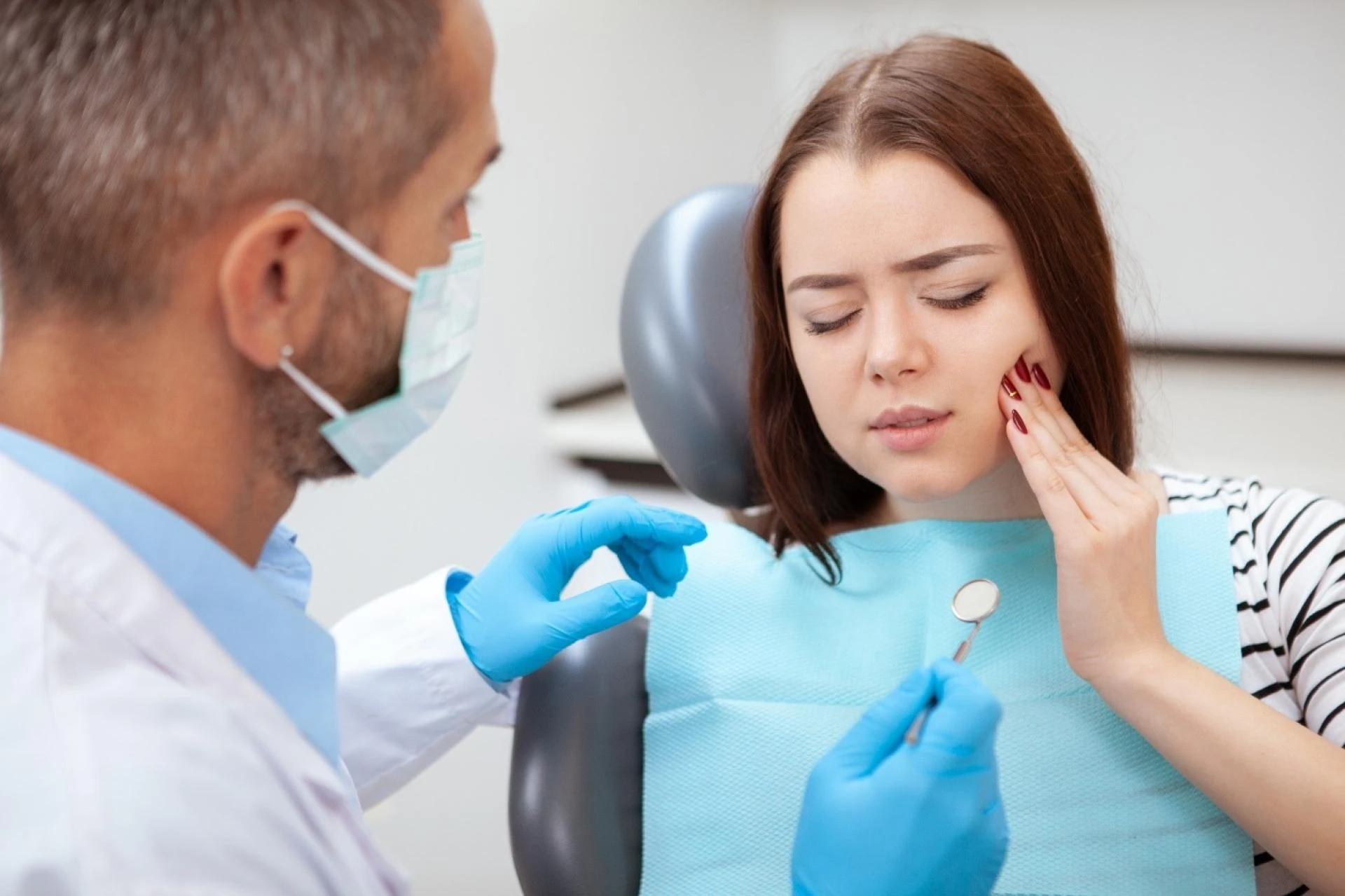 What to Expect When Visiting an Emergency Dentist | Long Family Dental