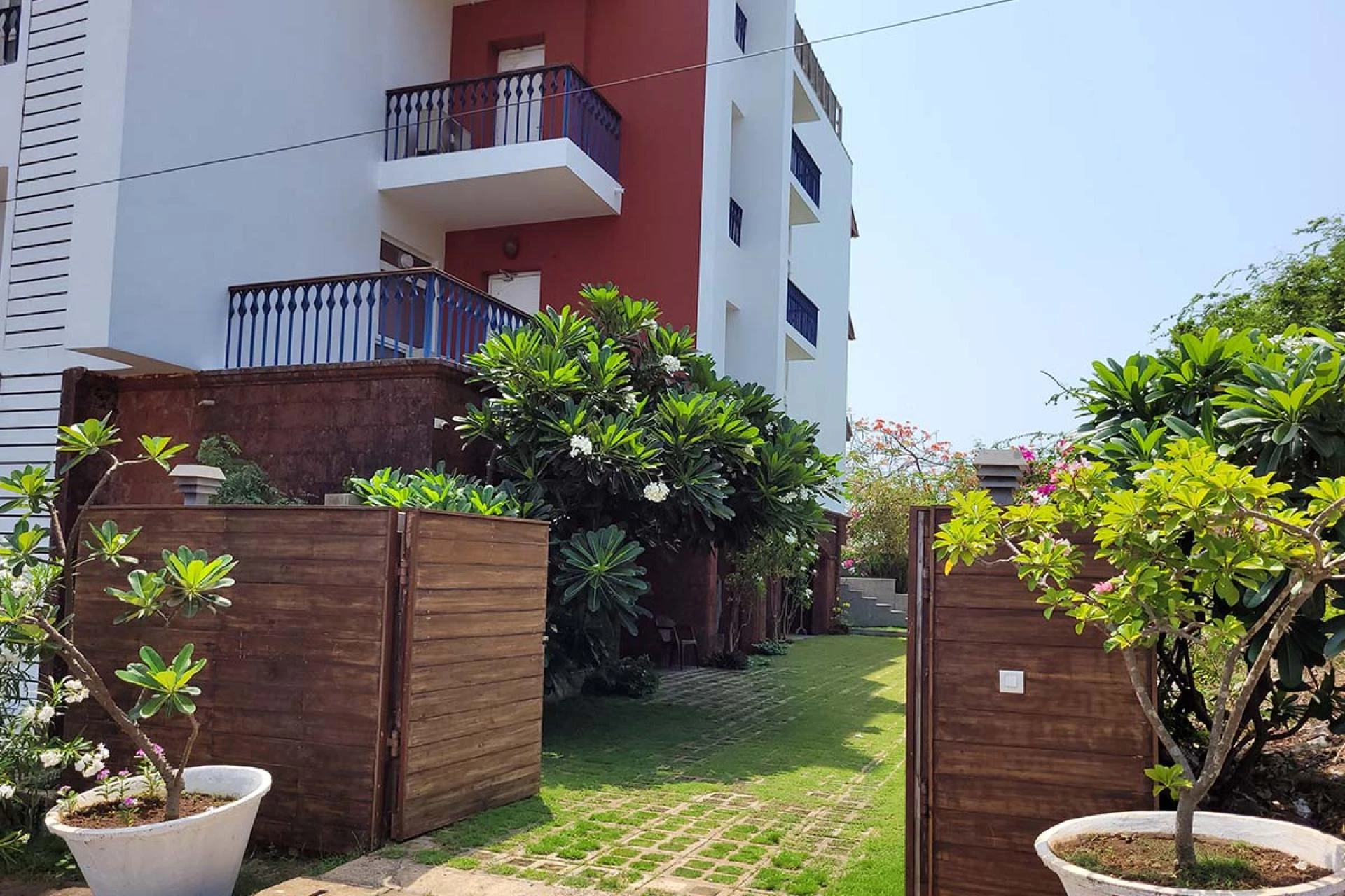 ROSASTAYS Dona Paula, North Goa