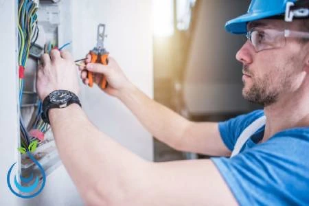 Home-electrician-technician-in-Riyadh-1.jpg