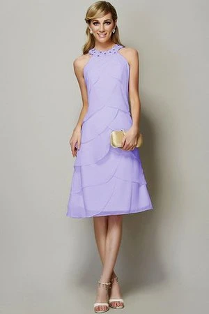 Im Vergleich zu anderen normalen Kleidern wird ein Satin