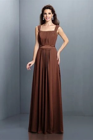 Die Schuhe, die Sie auswählen, hängen wirklich von dem Kleid ab