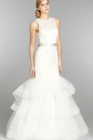 Hochzeitskleid auszuwählen kann eine schwierige Aufgabe sein