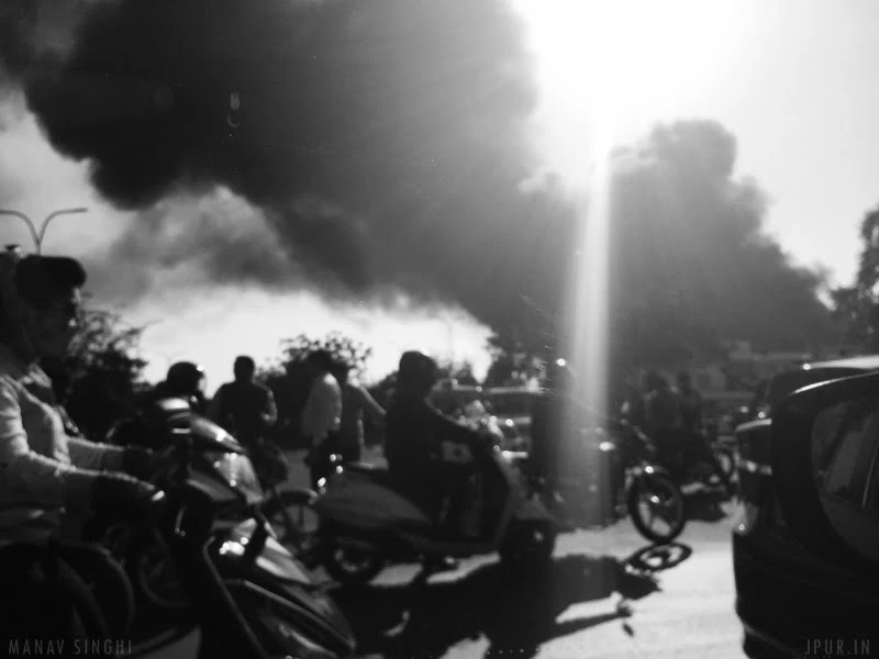 Fire Breaks Out Near Jawahar Circle, Jaipur.