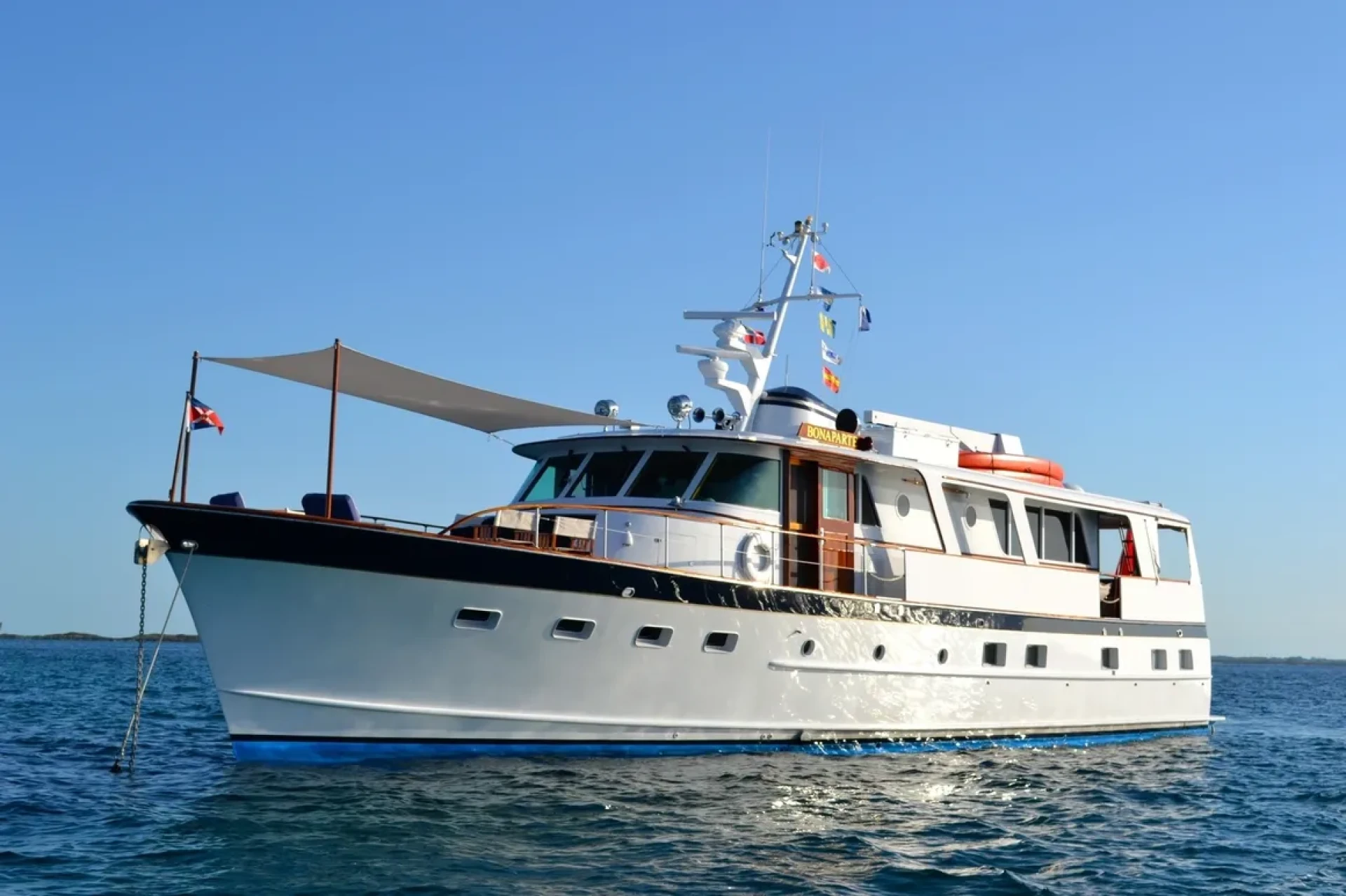 Power Yacht Charter Bahamas : The Best Way to See the Bahamas