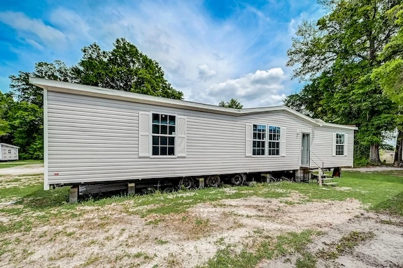 The Benefits of Buying a Mobile Home vs. Renting an Apartment