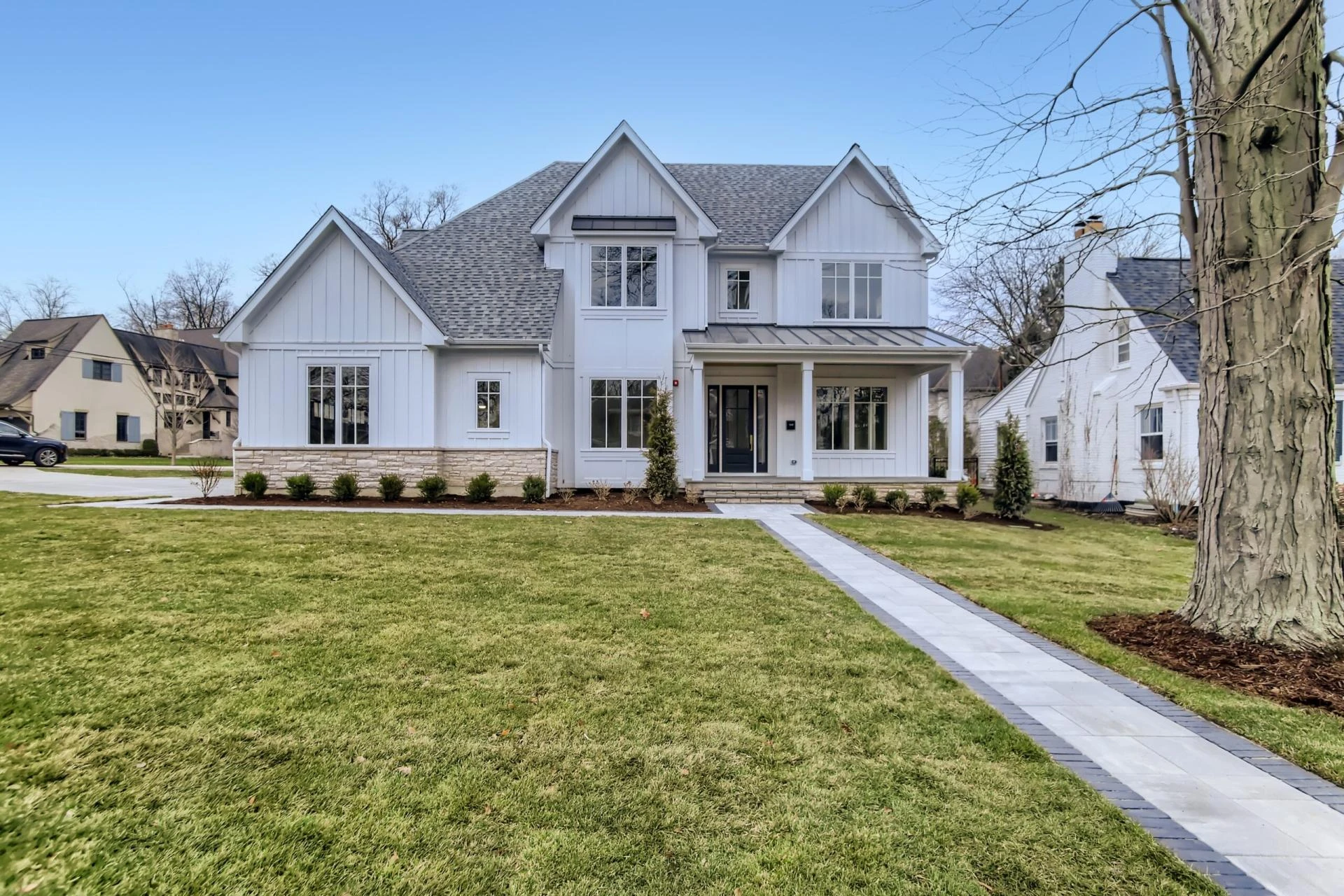 Top Benefits of Hiring Custom Remodeling Contractors