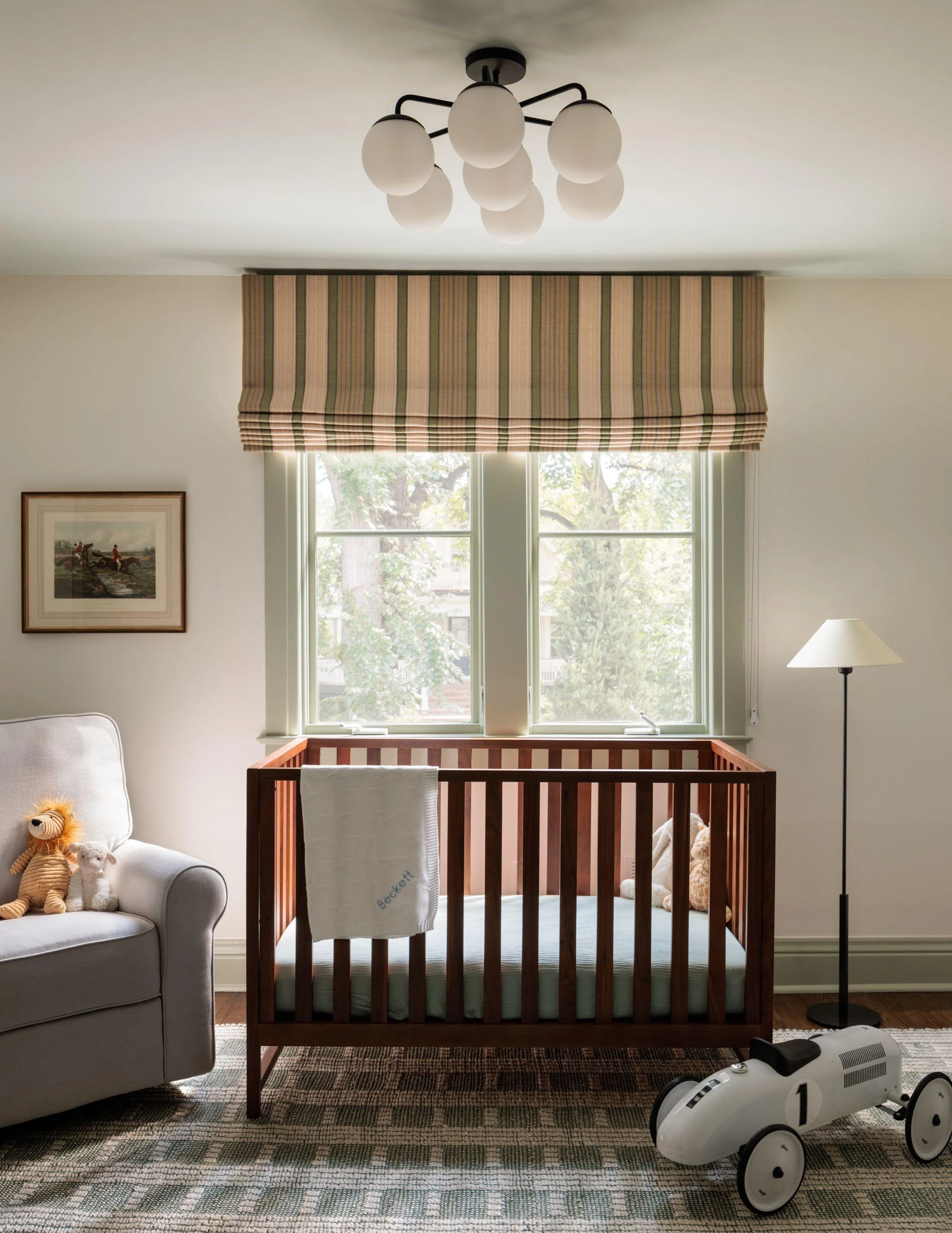 How Motorized Roman Shades Enhance Modern Interiors?