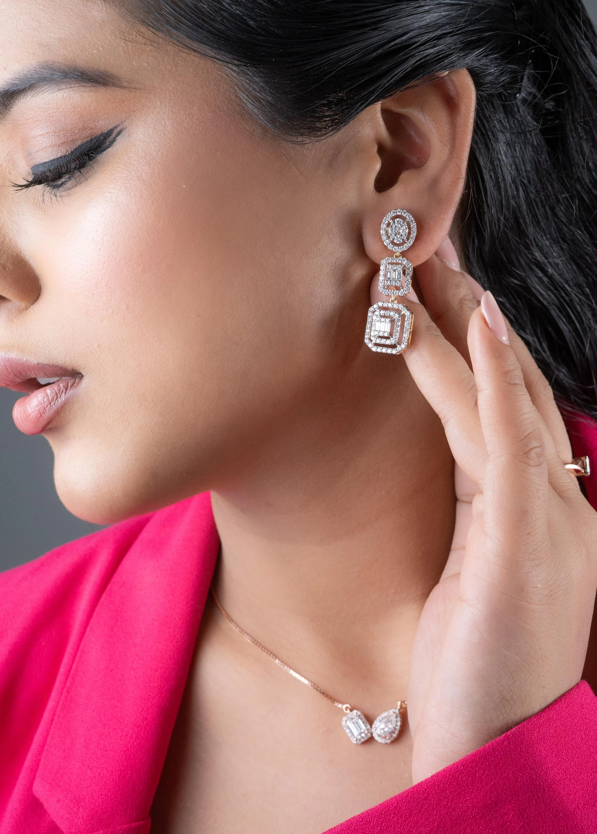 Best Gift Ideas for Wife/Fiancé: Timeless Jewellery Pieces She'll Treasure Forever