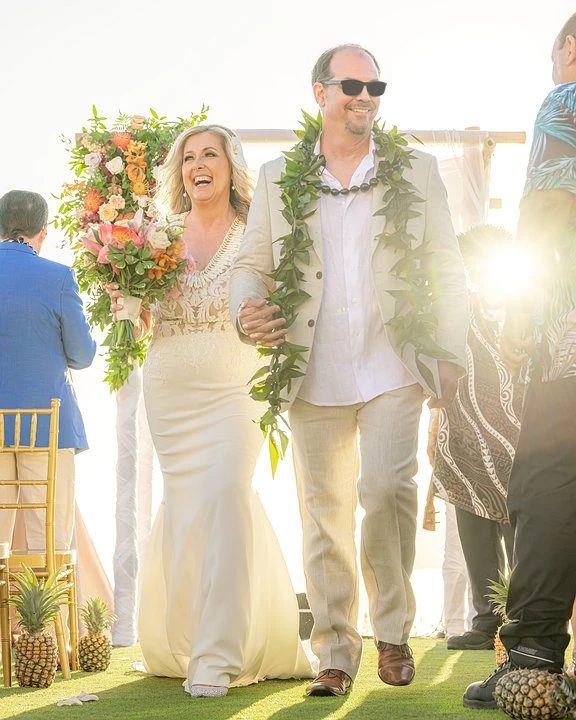 How to Pull Off a Casual Yet Elegant Beach Wedding Groom Outfit