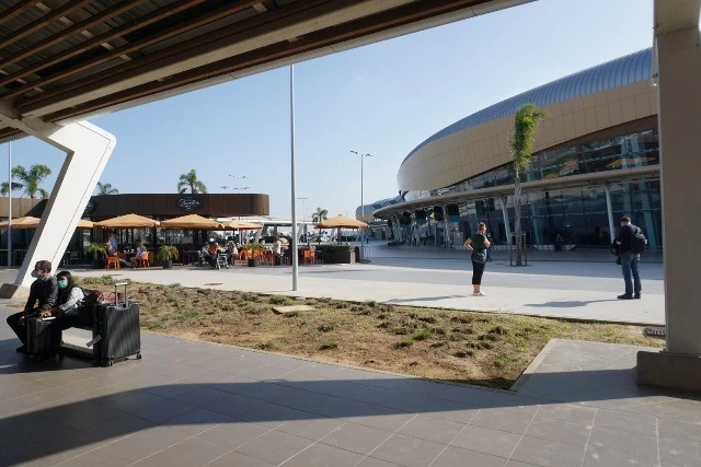 Skip the Taxi Line! Why Pre-Booking Your Faro Airport Transfer is a Game-Changer