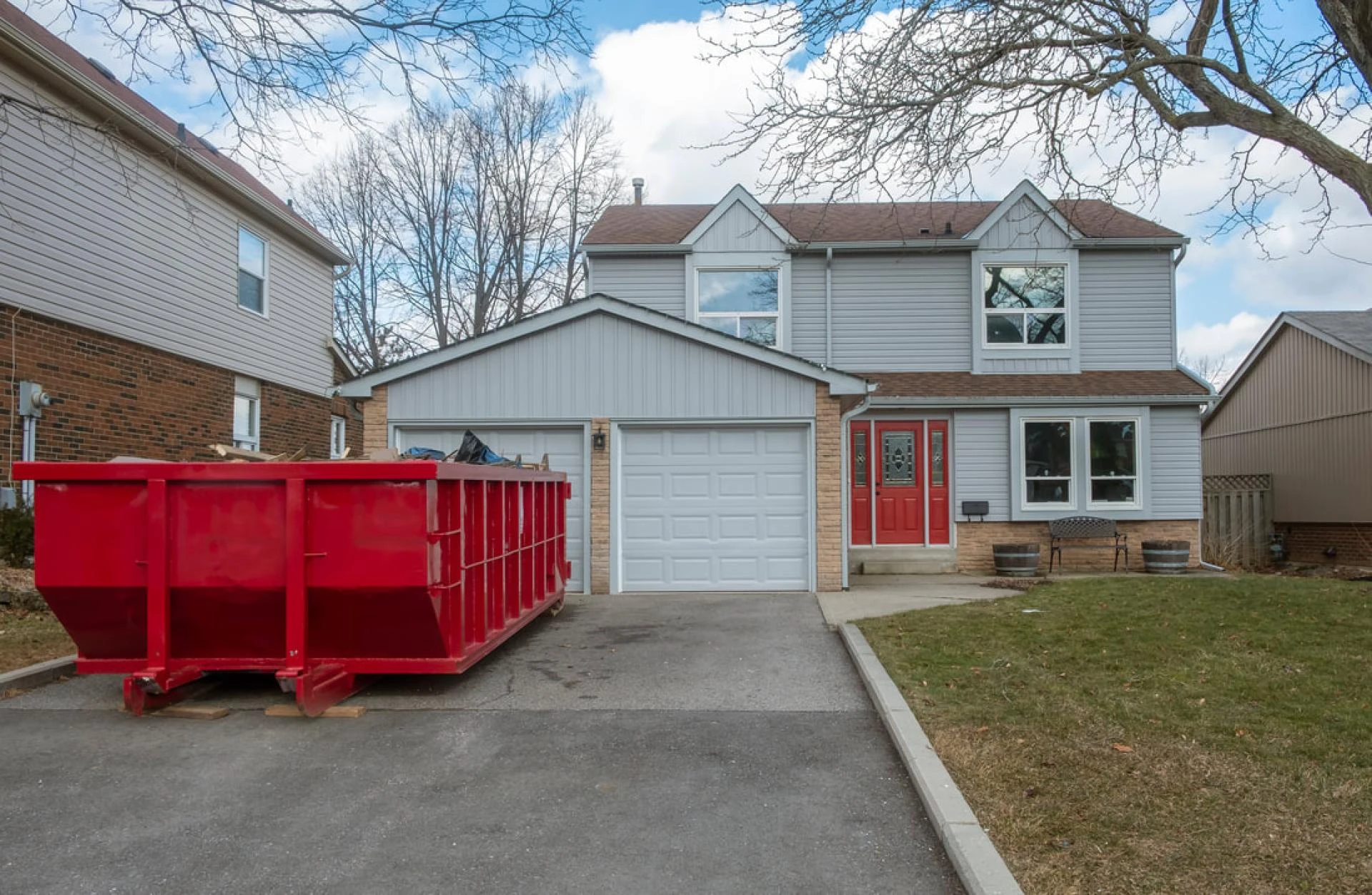 What Is Dumpster Rental Roll Off Service and When Should You Use It