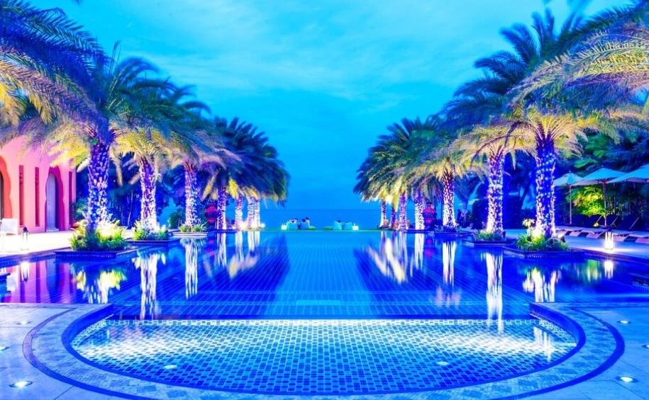 Pool Lights – Brighten Up Your Backyard Paradise Tonight!