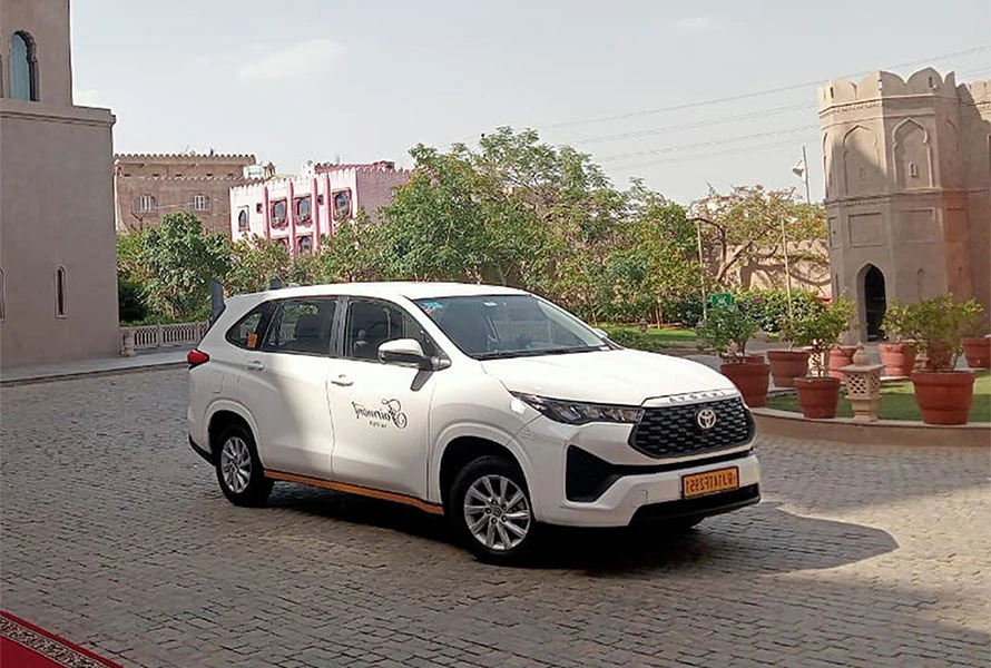 Spacious & Comfortable Innova Hycross Car Rental Jaipur