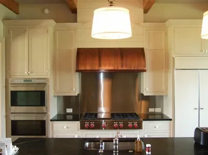Custom Fabricated Kitchen Hoods in UAE – Enhance Your Kitchen’s Safety and Style