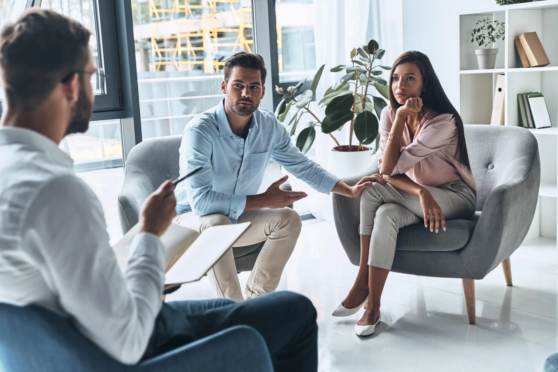 7 Signs Marriage Counseling Might be Necessary