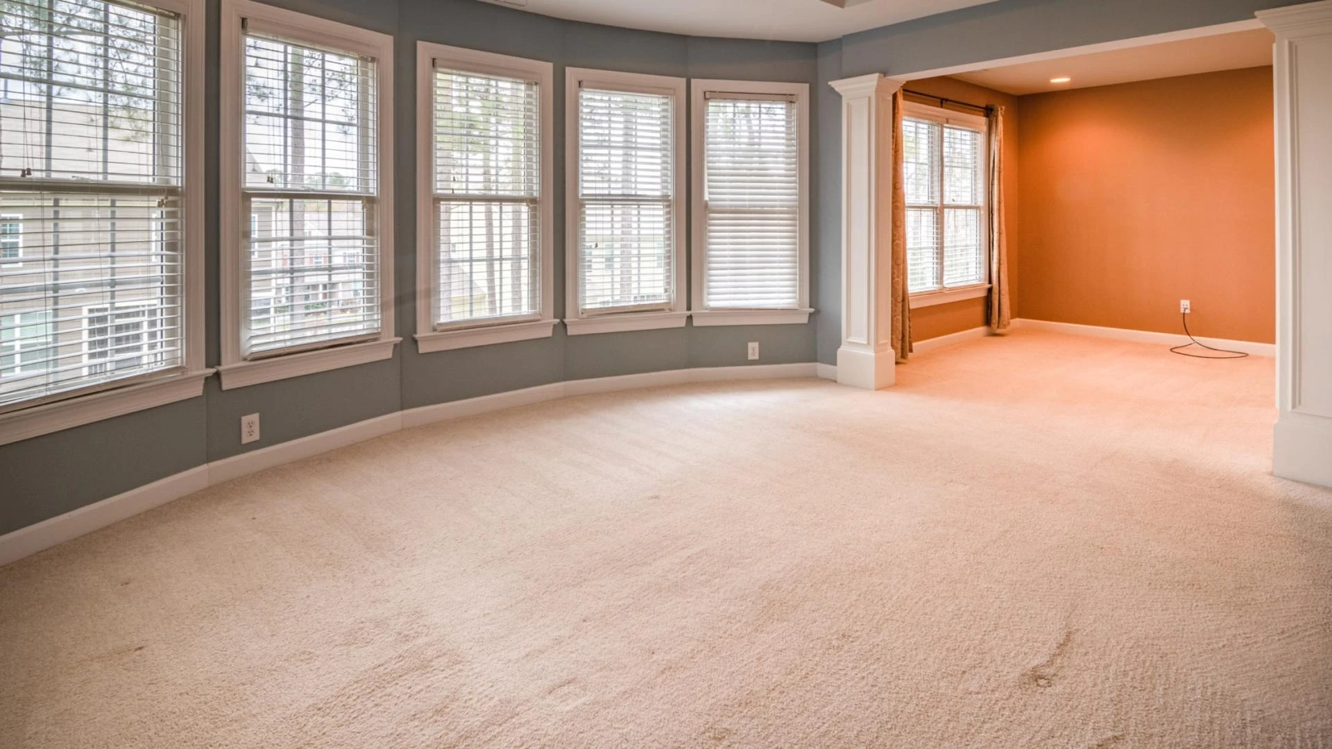 How to Choose the Perfect Carpet Colour for Your Living Room?