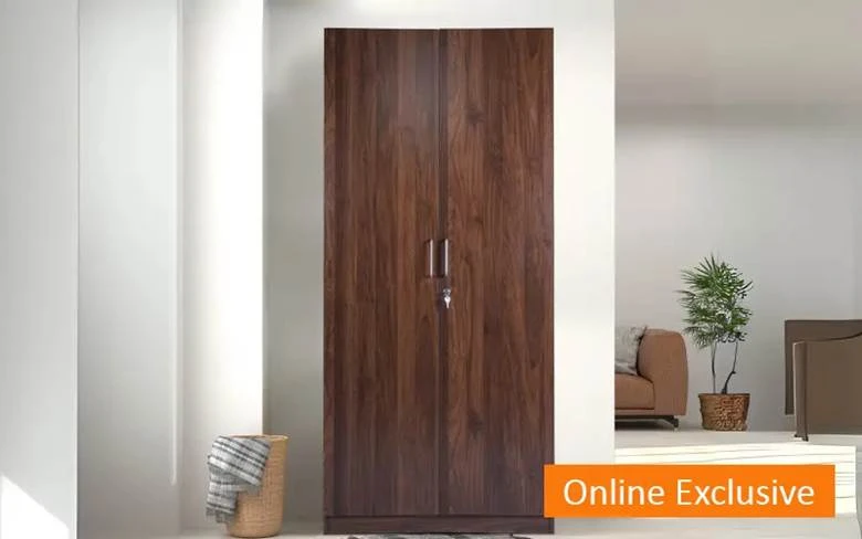 Hinged Wardrobes vs Sliding Wardrobes: Which One is Right for You?